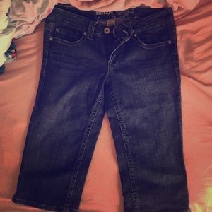Refuge Capris